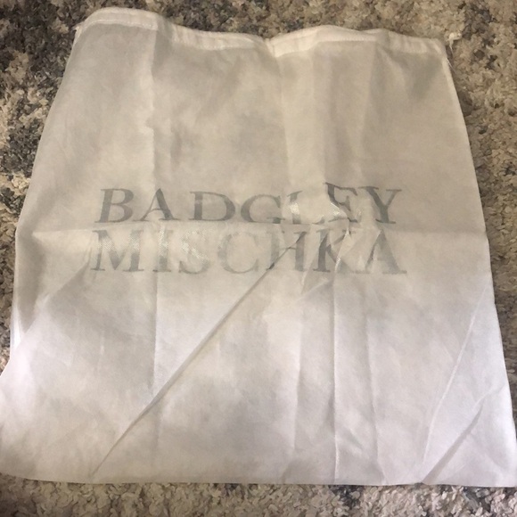 LAST CHANCE 💄 Badgley Mischka One Size Fits All Satchel with dust bag - Picture 12 of 13
